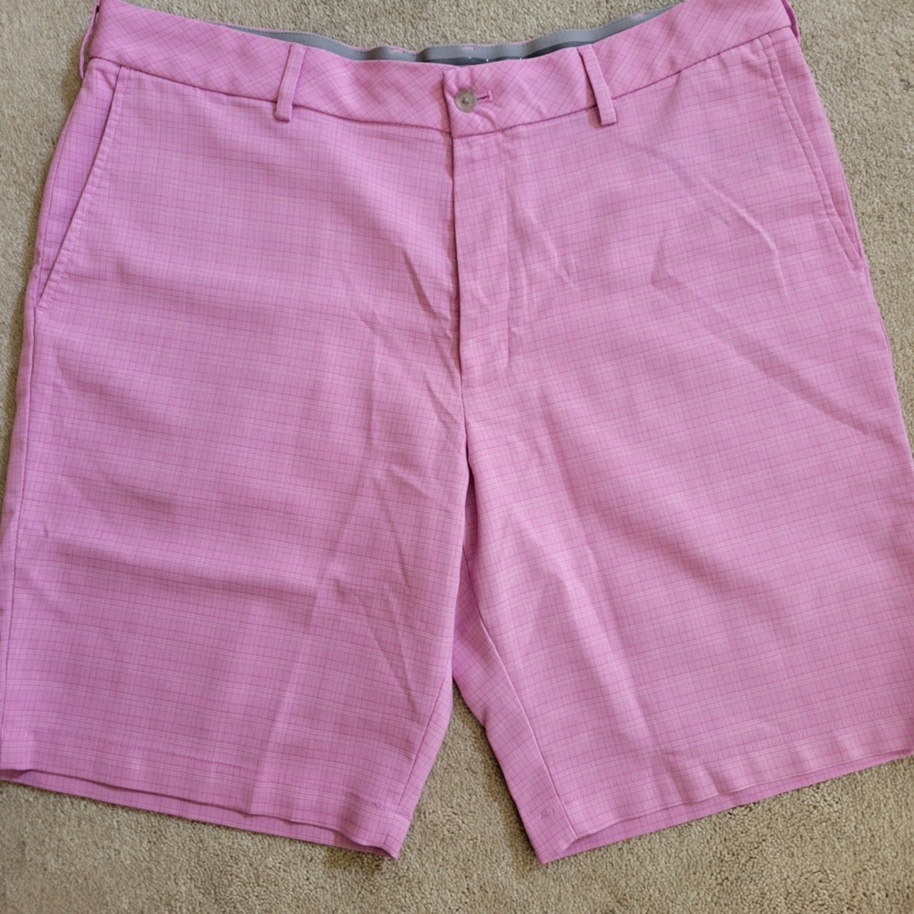 Walter Hagen Pink Plaid Men's Shorts Size 40